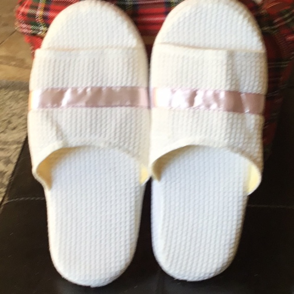 HOUSE SLIPPERS